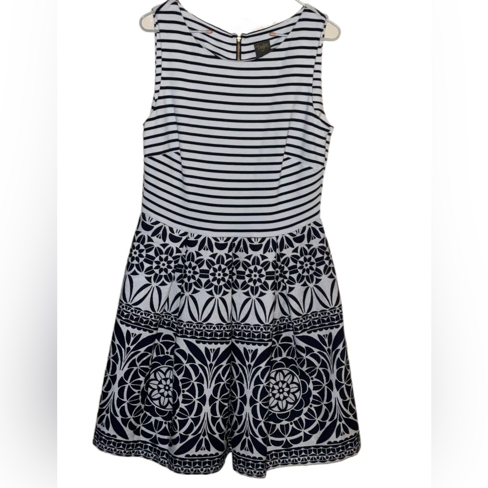 Just…Taylor Navy and White Princess Cut Sleeveless Midi Dress w/ Pockets